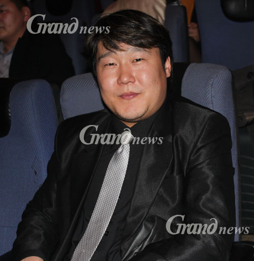 Сурталчилгааны дуучин…