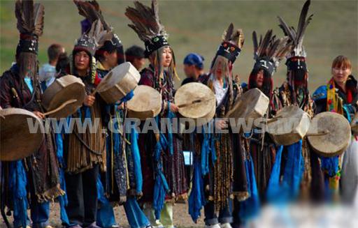 Тэнгэрийн тамгатай урлагийнхан…