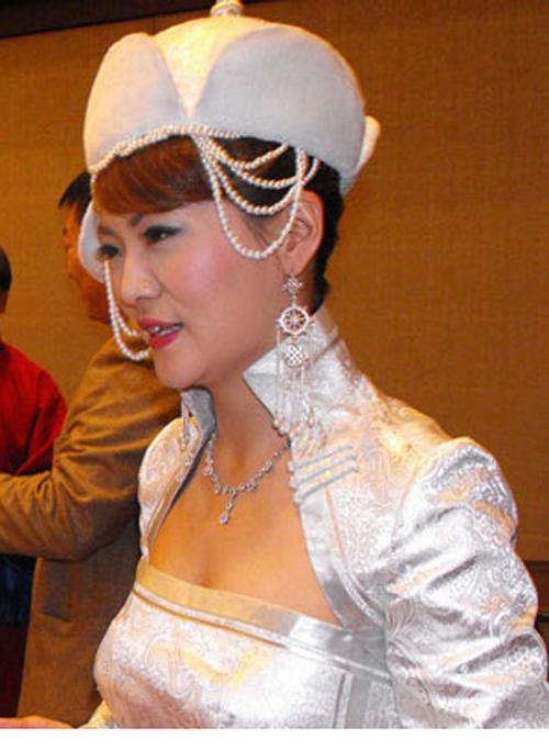 Үерхэлгүй арван жил…