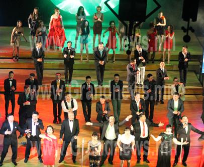 Бүгдэд нь цол…