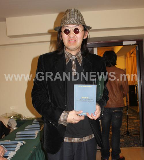 “Донж”-ийн Б.Төгөлдөр мөнх бусыг үзүүллээ