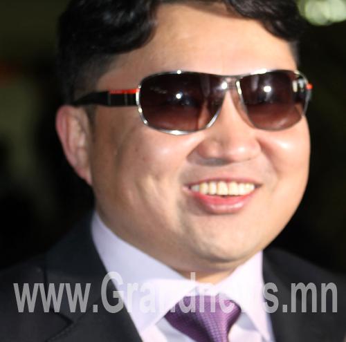 Нүд дүүрэн Заанаа…