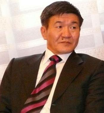 Уучлаарай, Дэлхийн аваргаа