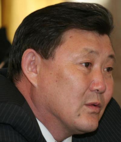 Оршуулгын комиссын даргаар “баатар”  Э.Бат-Үүл 