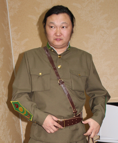 С.Жавхлан эргэж шаравсаар