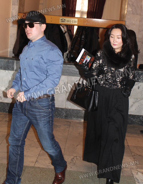 Дуучин Д.Батсүхийн гэргий амаржлаа 