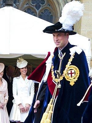  Хунтайж Уйллъям хөлөг баатрын хувцастай