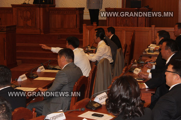 Байнгын хороод хуралдана