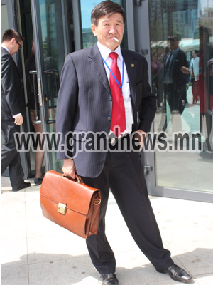 Мэнгэт гишүүн нам гүрийв