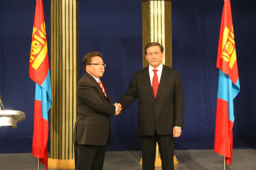 Хоёр Ерөнхийлөгчийн бие муу байна