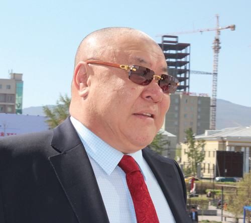 Ш.Сайхансамбуу ярьж байна