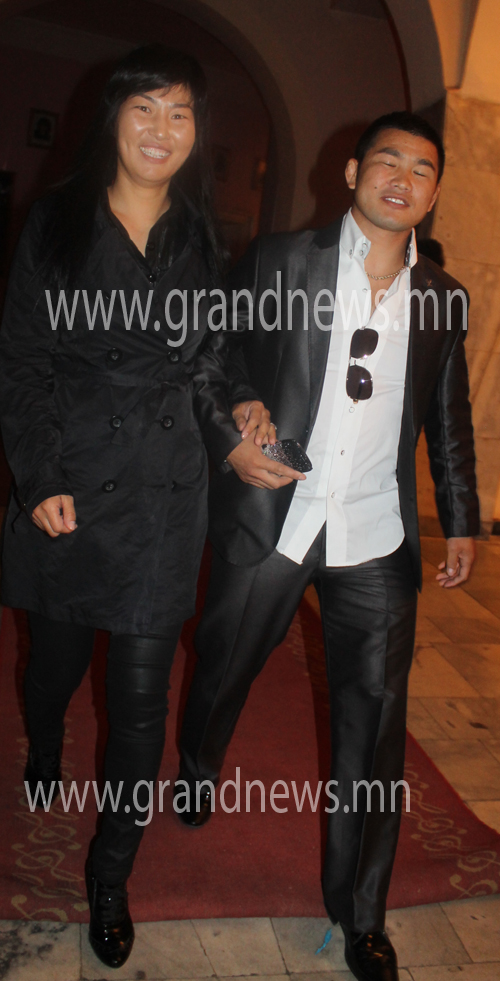 Х.Цагаанбаатар, О.Гүндэгмаа нар ихэр хүүхэдтэй болжээ