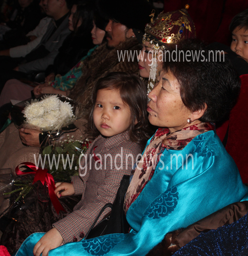 Ану хатны охин 