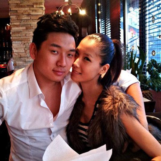 Загвар өмсөгч С.Төгс амаржиж охинтой болжээ.