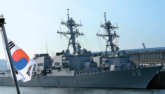 Хоёр Солонгосын харилцаа дэлхий нийтийг түгшээв