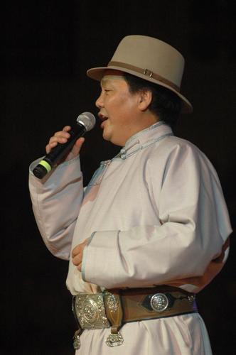 Н.Энхбат эрдмийн мөр хөөв