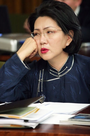 Би амьдралын сайд, гэрийн дарга  биш 