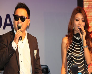 Анхаа ойрдоо ажил ихтэй  