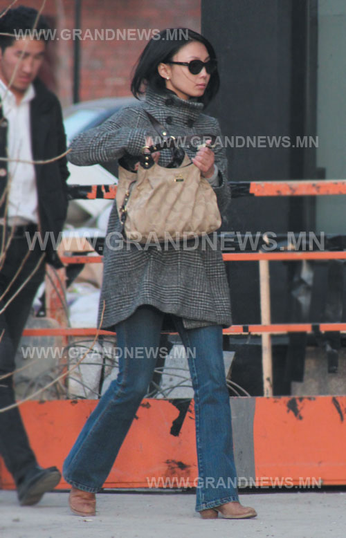 Залуу гэргий нь хүү төрүүлж өглөө