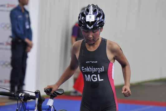 Монголын дугуйн спортын шинэ түүхийг 21-хэн настай бүсгүй бичлээ