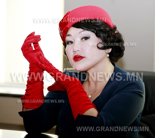 Орь залуухандаа зөвхөн сэтгэлдээ хөтлөгдөж явсан бол одоо ухаан зарж амьдарна