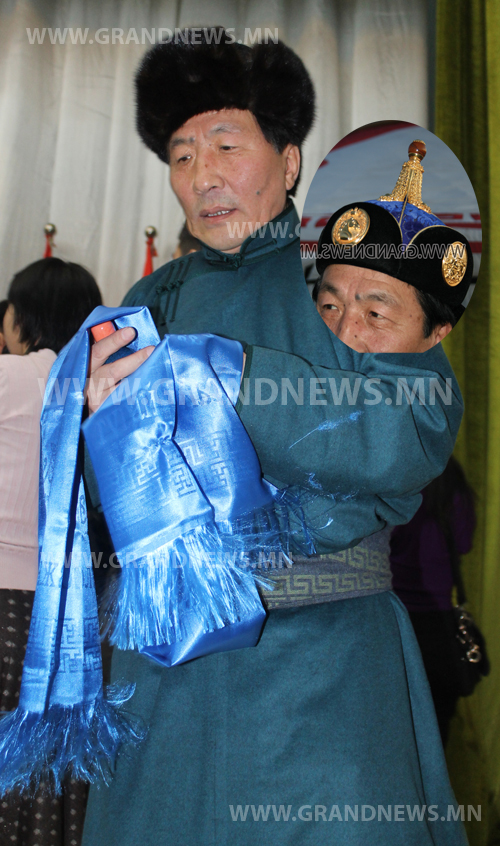 Алтан малгайт