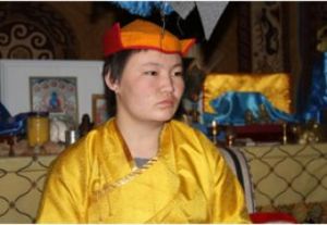 “Бөөлжигч” бүсгүйд эрүү үүсгэлээ