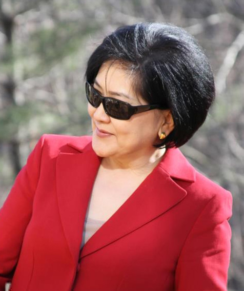 56 нас хүрч буй гавьяатын хайрын түүх 