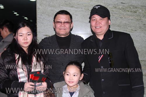 Цалгисан их авьяастай Цагааны Цэгмидийн үр ач нар 