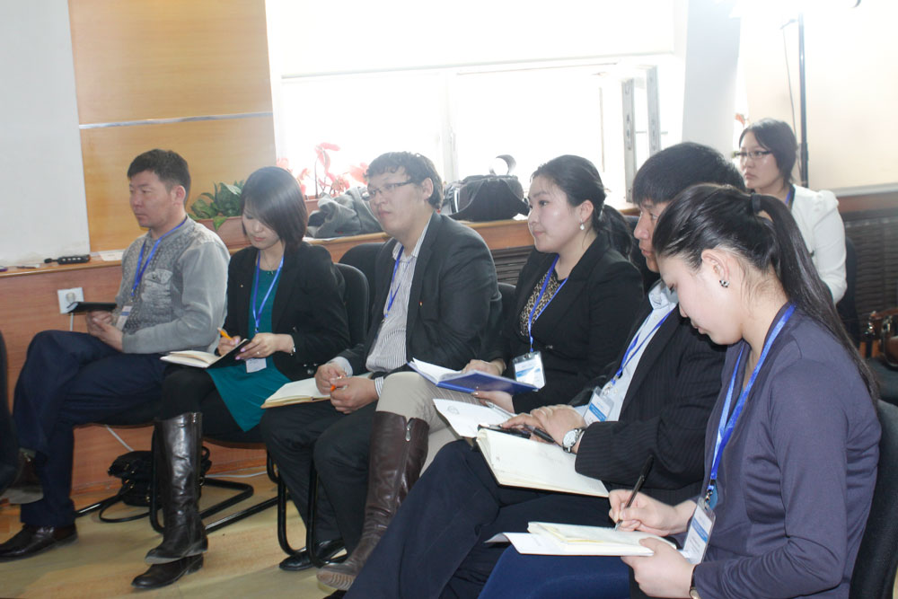 Залуу сэтгүүлчид нэгдлээ