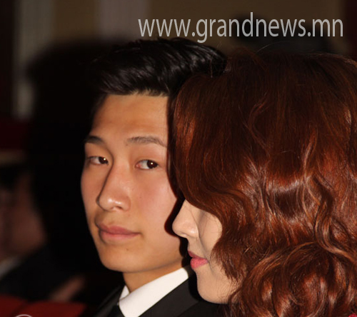 Жүжигчин Амараагийн дүүг сонгожээ