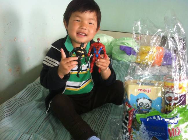 Идэрсүрэн хүү иж бүрэн гэртэй боллоо