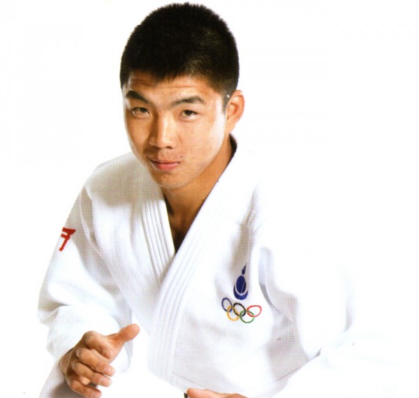 ОУХМ Д.Төмөрхүлэг зодоглоно