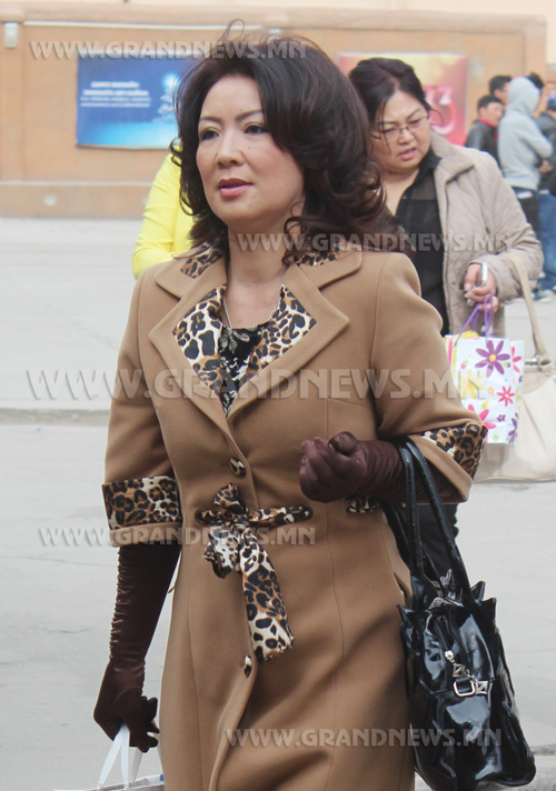 Б.Эрдэнэцэцэг өрх тусгаарлана