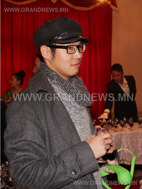  Б.Чингүүний “Гэрч”