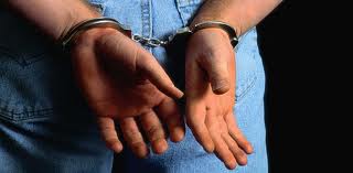 Төрсөн охиноо жирэмсэн болгожээ