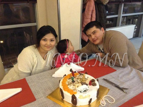 Ерөнхий сайдын ууган охин хуримлалаа