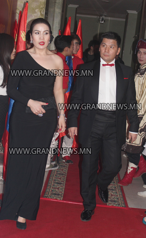 Азтай, одтой сийлбэрчин 