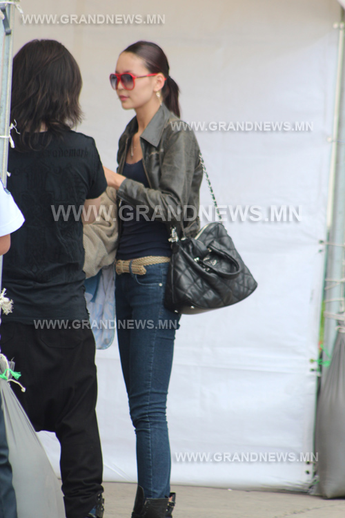 Баачкагийн гэргий охин хоёр анх удаа