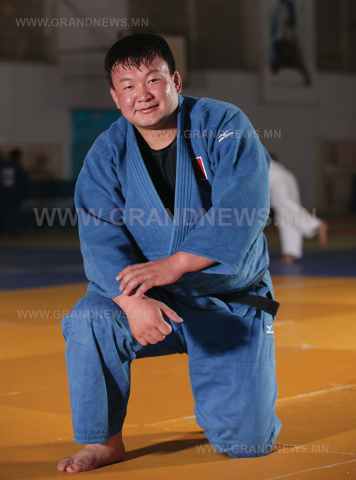 Монгол Тулгатны 100 эрхэм Найдангийн Түвшинбаяр