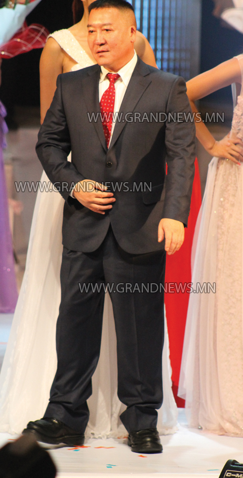 Ус, дурлал хоёрт умбаж явна Мянгаа 