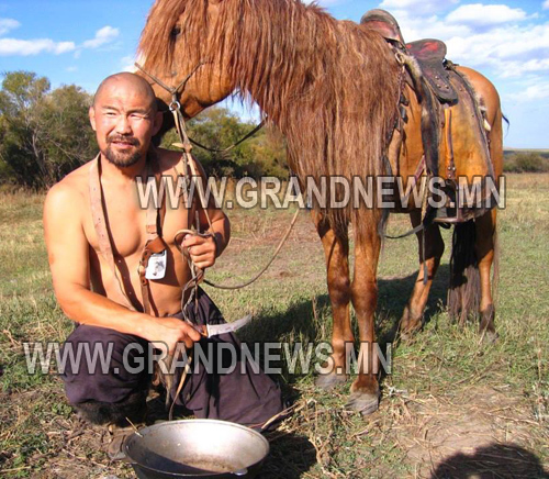Эхнэрээ сольсон Эрхэм начин