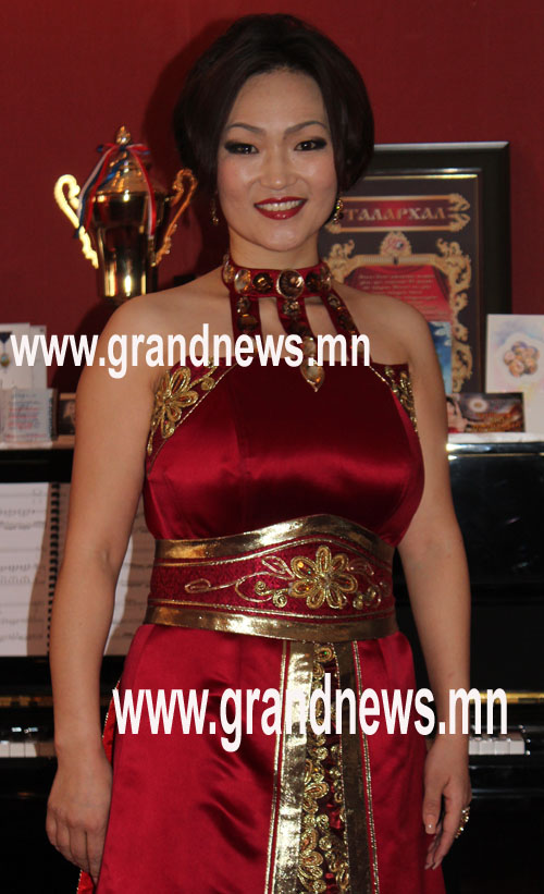 Эршүүд болохоор хөвгүүд намайг охин гэж боддоггүй байсан