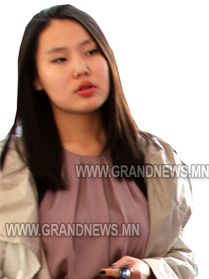 Өсөх аваргын өндөр охин 