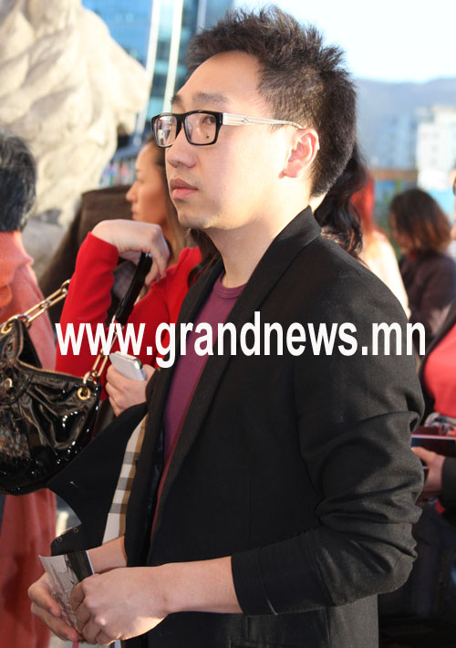 Дуучин Б.Хонгор бизнест 